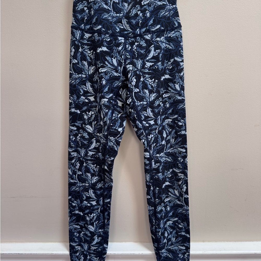 Lululemon Athletica Leaf Print Leggings - Black and White